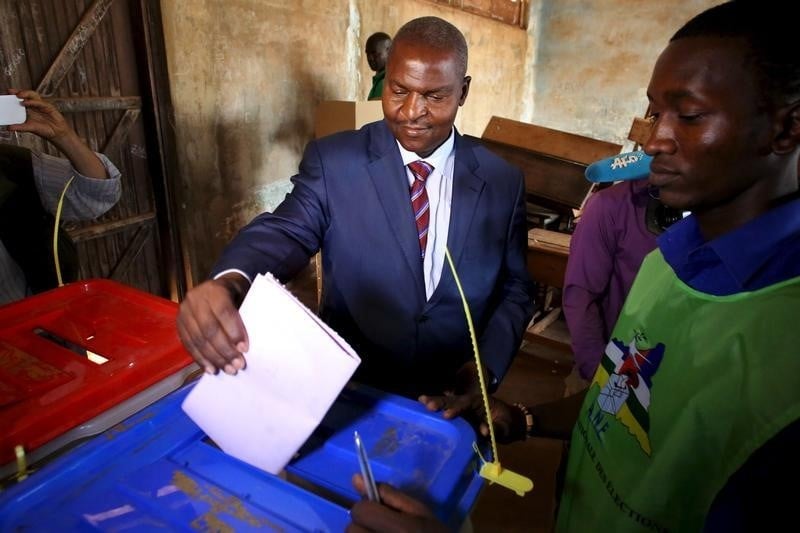 L'ex-premier ministre de centrafrique touadera gagne la presidentielle