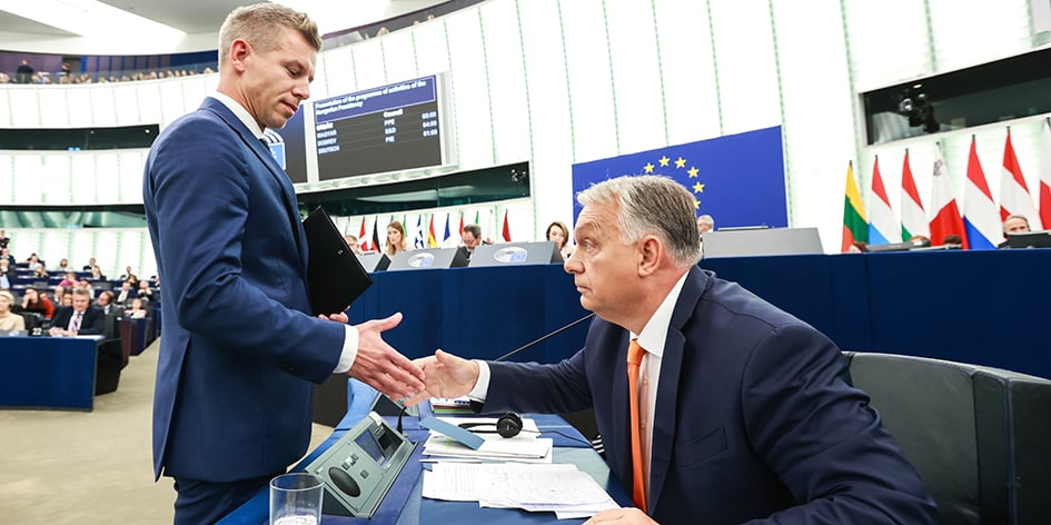 Le Premier ministre hongrois Viktor Orban et le député européen Peter Magyar lors de la réunion plénière du Conseil et de la Commission du Parlement européen