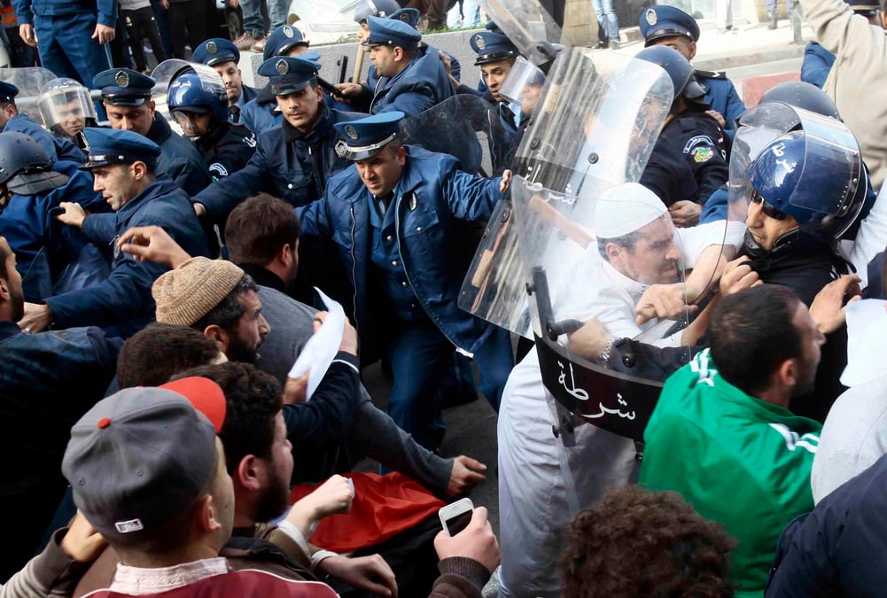 Le monde musulman manifeste contre charlie hebdo