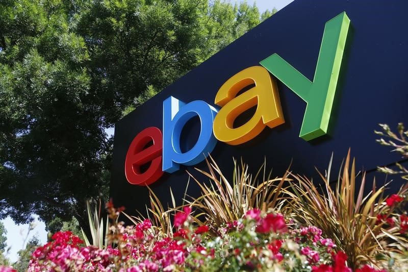 Ebay prevoit un benefice ajuste decevant, l'action baisse