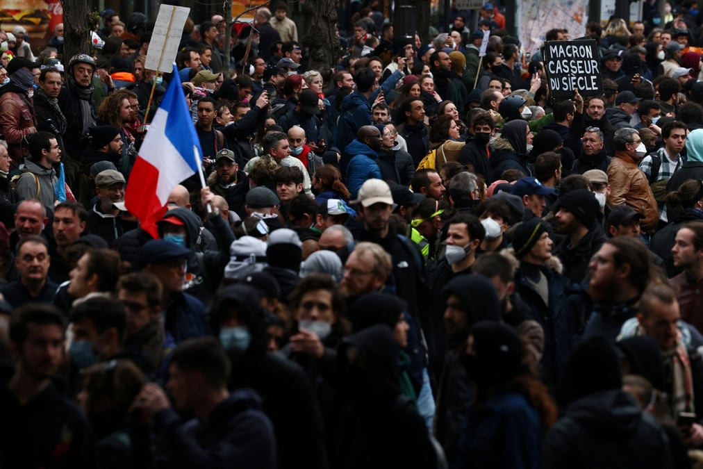 Manifestations a paris contre la reforme des retraites du gouvernement francais