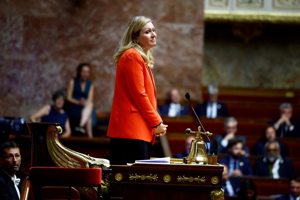Premiere session de l'assemblee nationale francaise nouvellement elue a paris