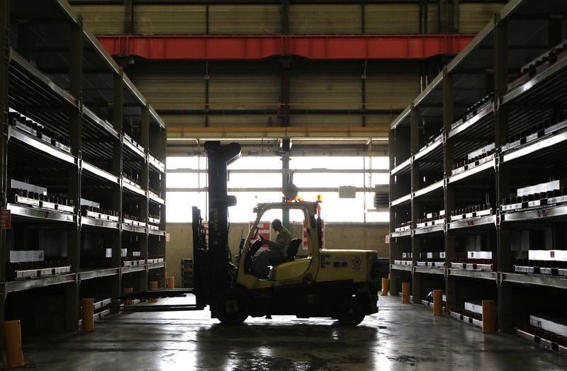 PSA compterait réduire ses capacités de production en France