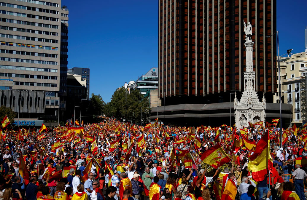 Manifestations a madrid et barcelone pour le dialogue et l'unite