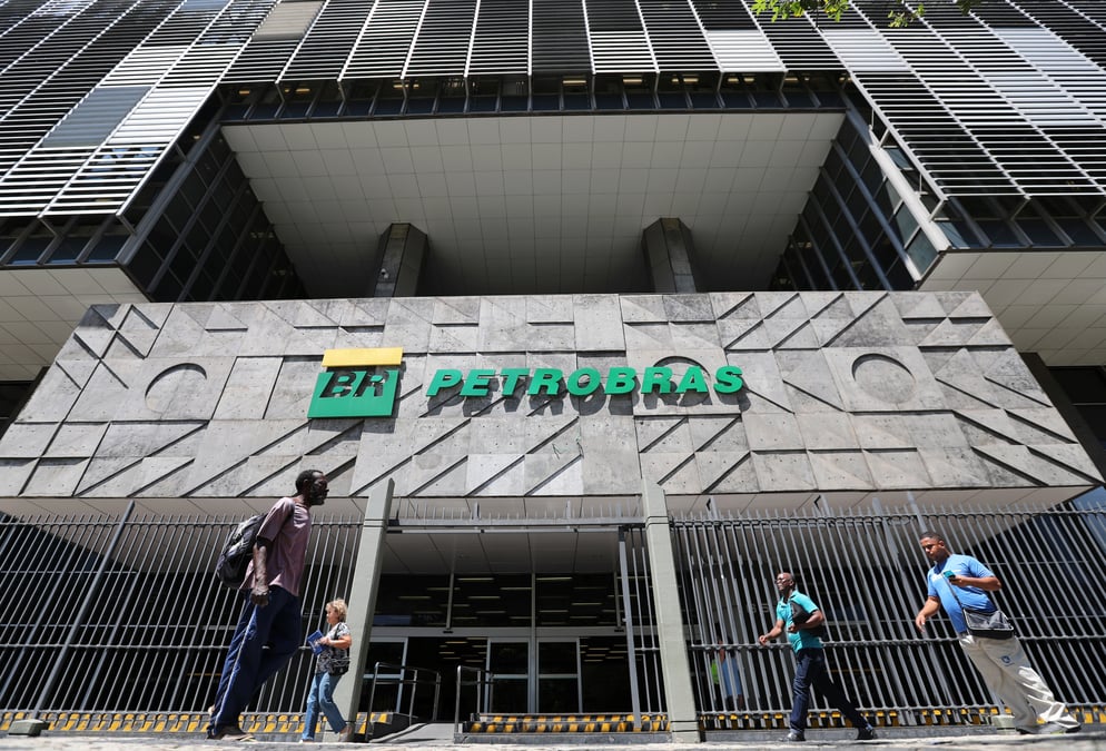 Bresil: bolsonaro a decide de nommer un nouveau president chez petrobas