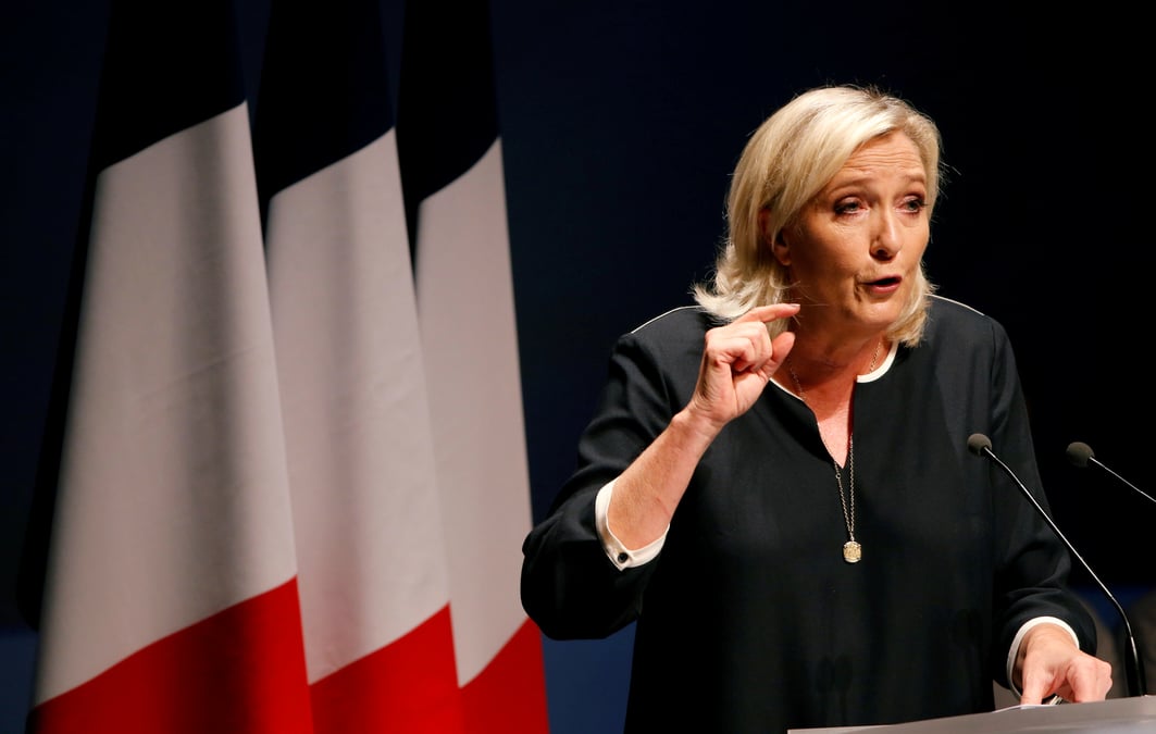 Le pen appelle au "sursaut" de ses electeurs