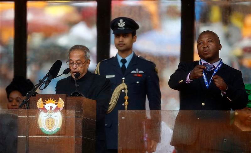 Le "signeur" de l'hommage à Mandela aurait entendu des voix