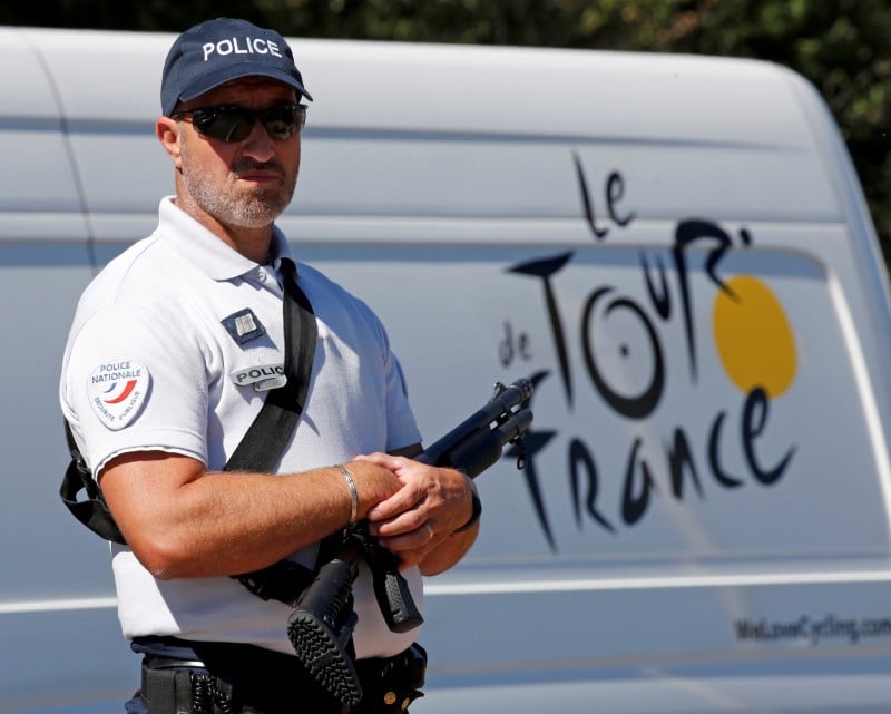 L’arrivee du tour de france a paris sous haute surveillance