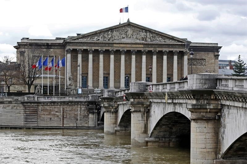 L'assemblee nationale decide de garder l'hotel de broglie