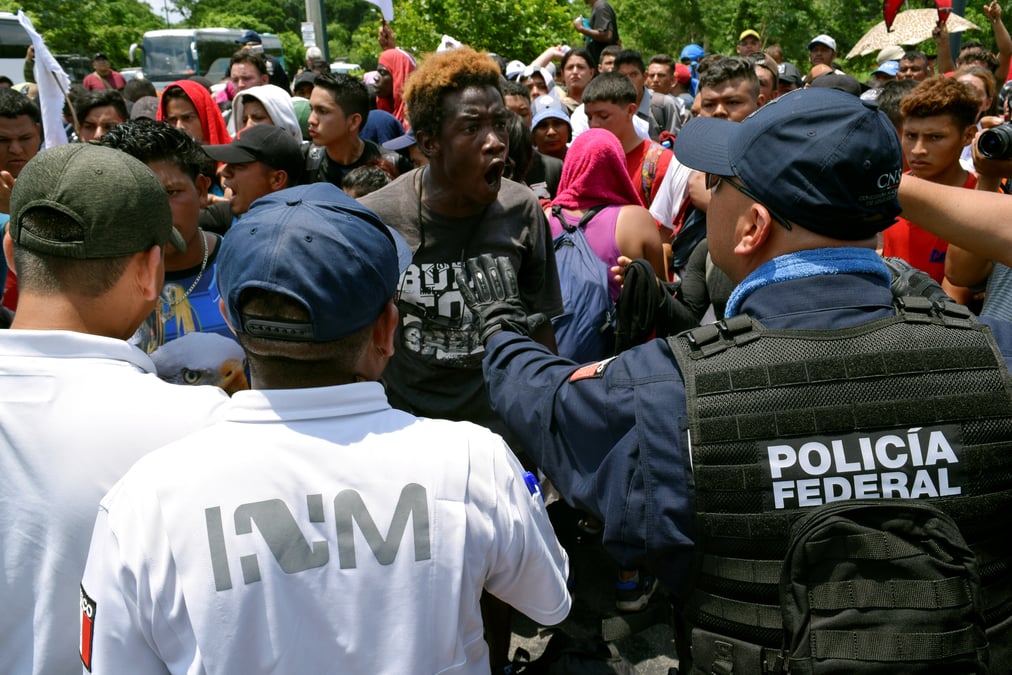 Migrants bloques a la frontiere avec le guatemala au mexique