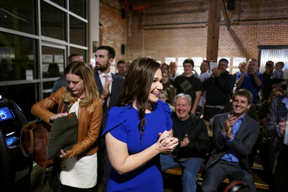 Usa: biden songe a l'elue abby finkenauer pour le departement du travail
