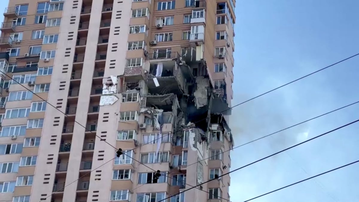Les bombardements russes continuent en ukraine, kiev resiste