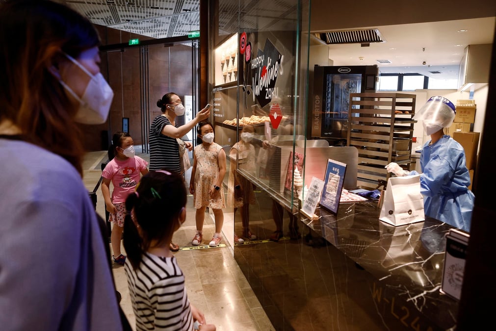 Levee progressive des restrictions a shanghai et pekin
