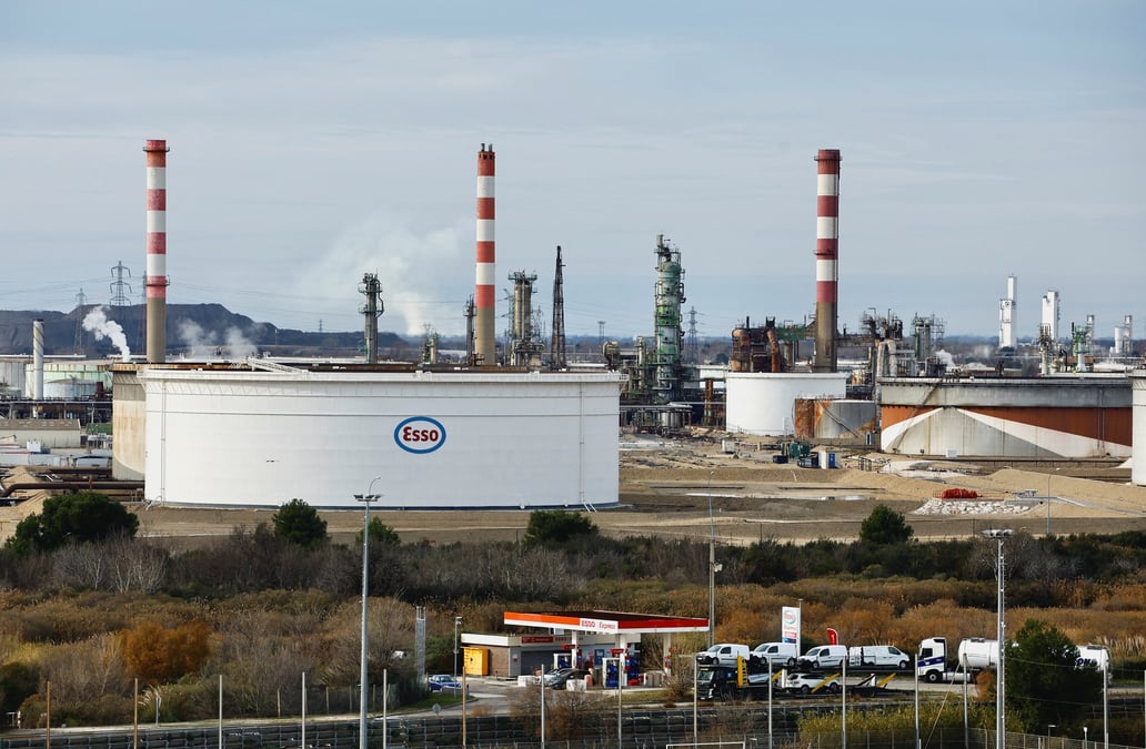 Raffinerie esso a fos-sur-mer, en france