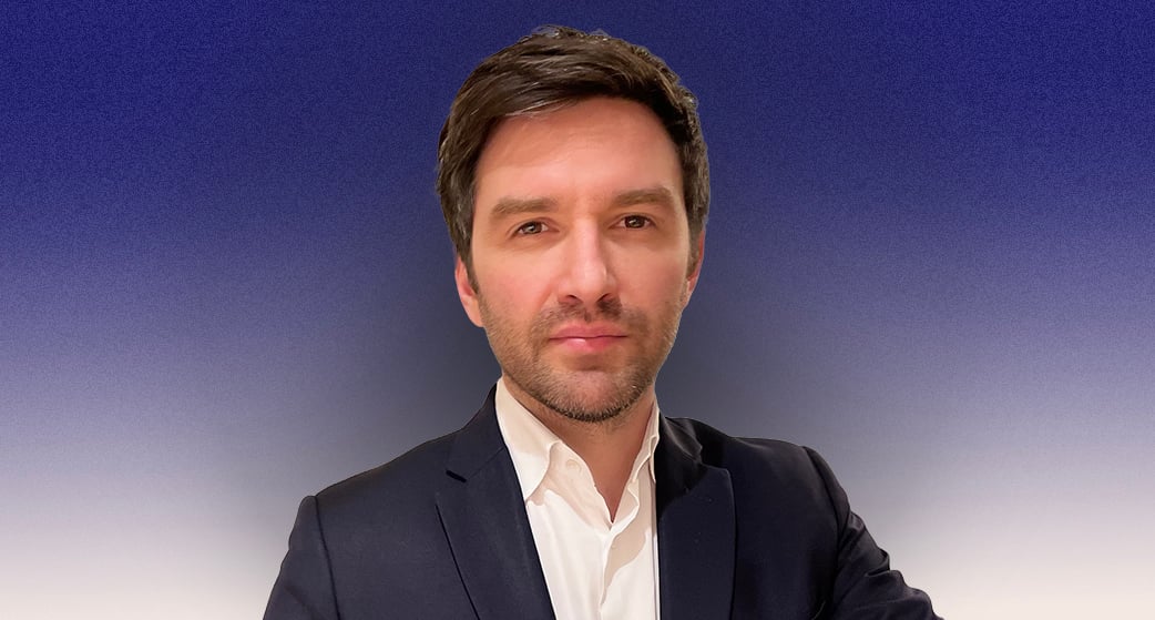 Les journalistes doivent se faire remparts aux tentatives de manipulation de l'information par l'intermédiaire de l'IA, insiste Jean-Rémi Baudot, président de l’Association de la presse présidentielle.