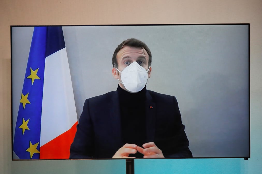 La sante de macron presente des signes d'amelioration, dit l'elysee
