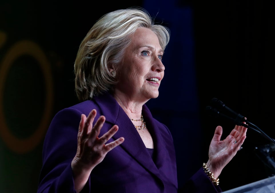 Pour clore la polemique, hillary clinton demande la publication de ses courriels