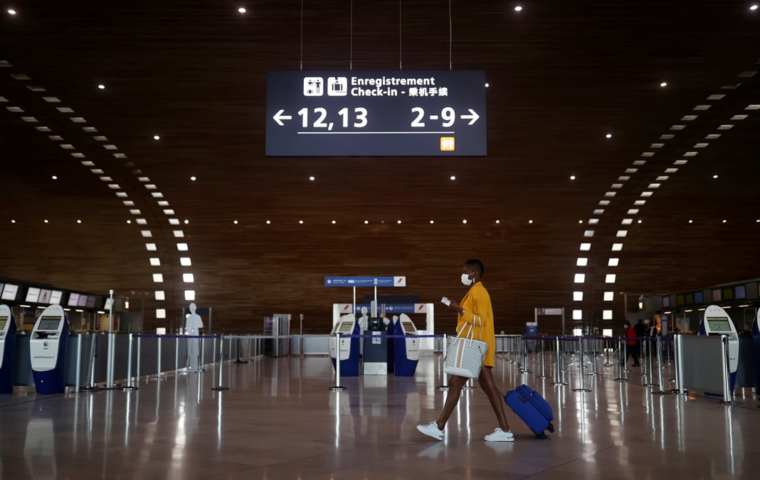 Chute de 89% du trafic passagers aerien en fevrier, pas de signe de reprise, selon l'iata
