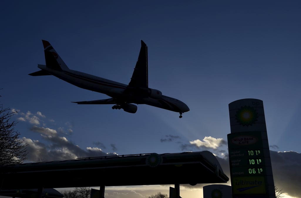 La grande-bretagne prevoit de lever les restrictions de voyage pour les vaccines