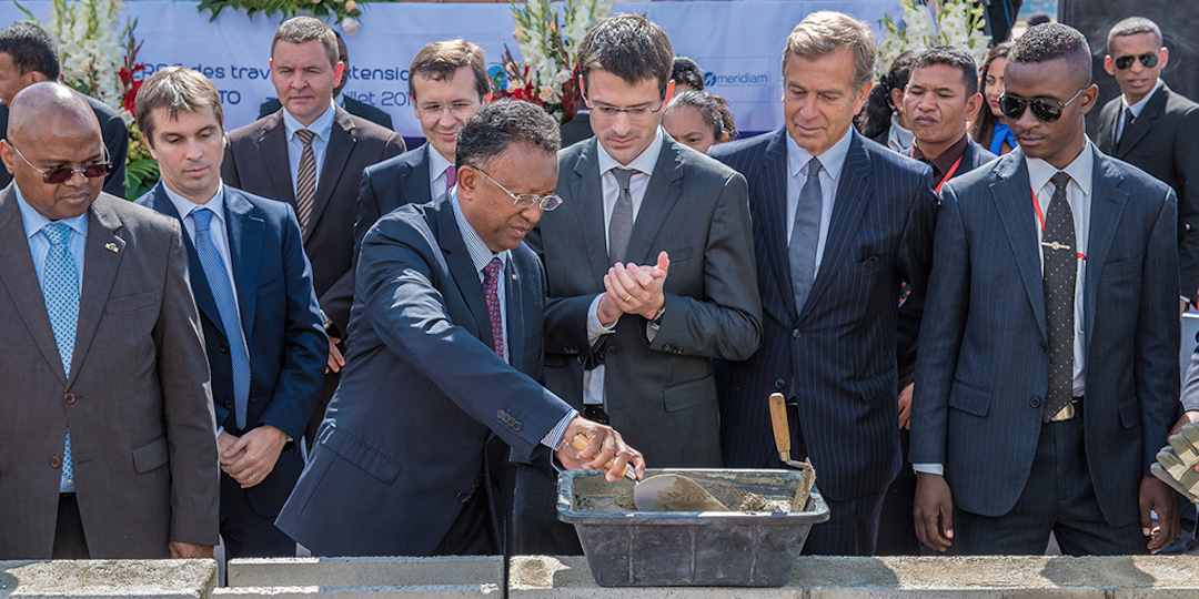 Hery Rajaonarimampinaina la première pierre des travaux extension aéroport d’Ivato