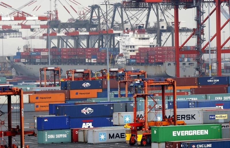 Le deficit commercial americain au plus bas en cinq mois