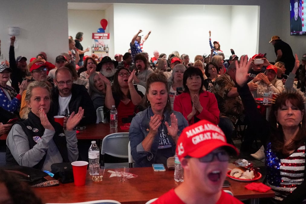 Une soiree de surveillance electorale au comite republicain du comte de maricopa a chandler, dans l'arizona