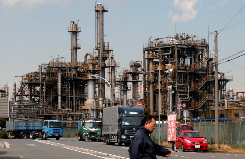Japon: recul plus mesure qu'attendu de la production industrielle