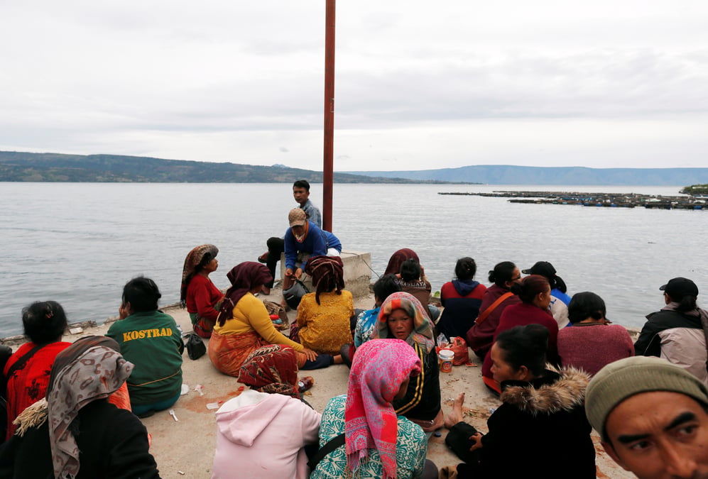 Pres de 200 disparus apres le naufrage d'un ferry en indonesie
