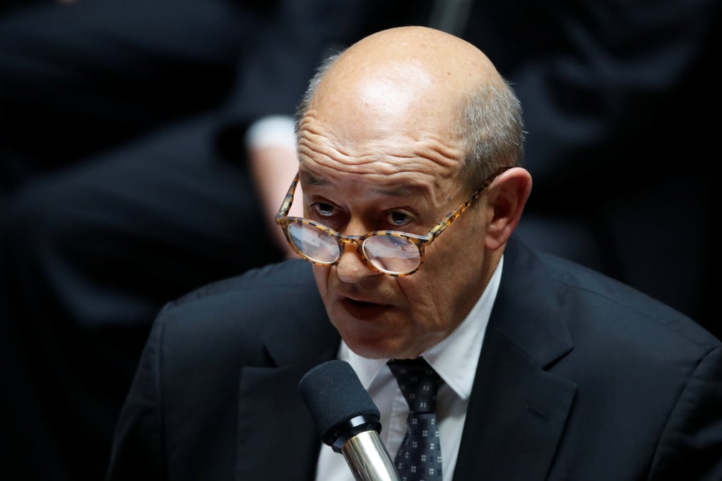 Syrie: paris attend toujours des "reponses" de washington, selon le drian