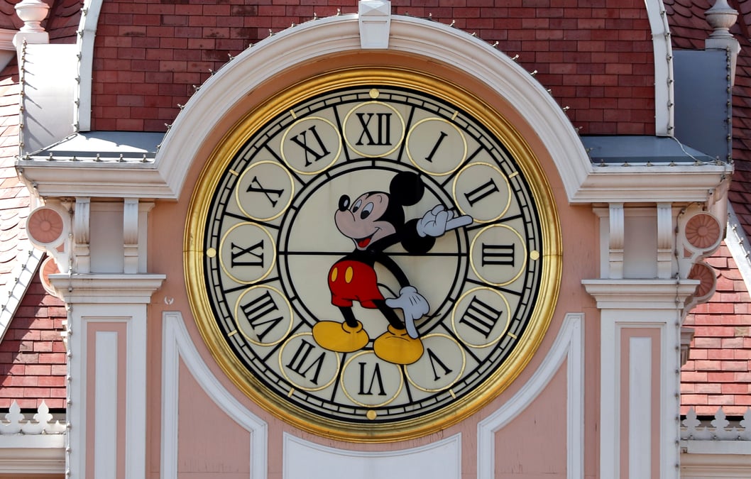 France: disneyland paris ne rouvrira pas le 2 avril comme prevu