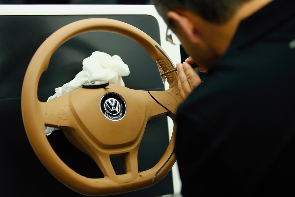 Bmw, daimler et volkswagen dans le collimateur de l'ue