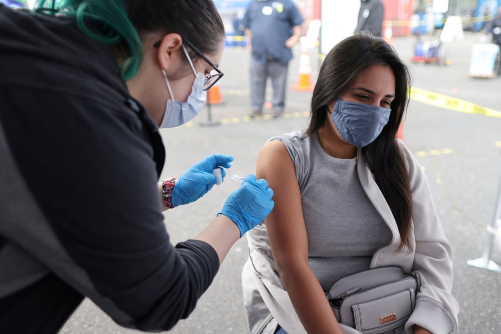 Biden prevoit d'ouvrir la vaccination a 90% des americains d'ici le 19 avril