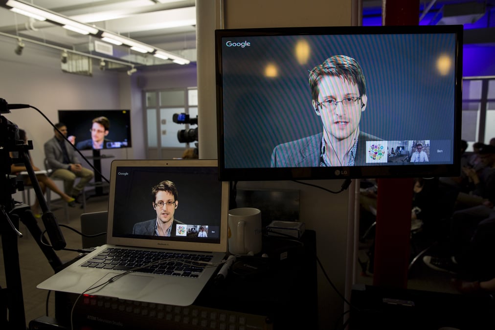 Debuts remarques d’edward snowden sur twitter