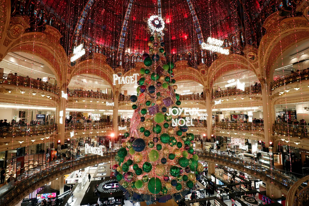 Les francais pries de preferer les magasins a internet pour noel