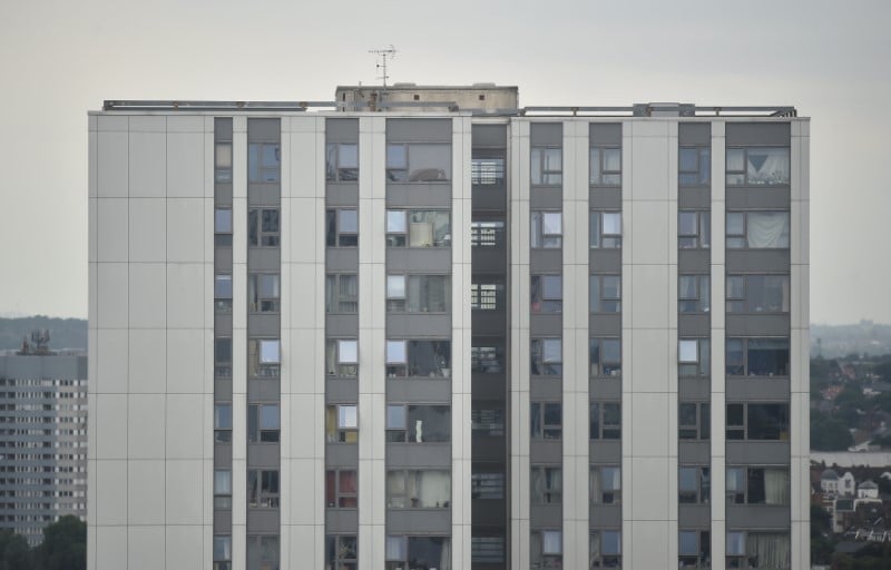Quatre-vingt-quinze tours d'habitation jugees dangereuses