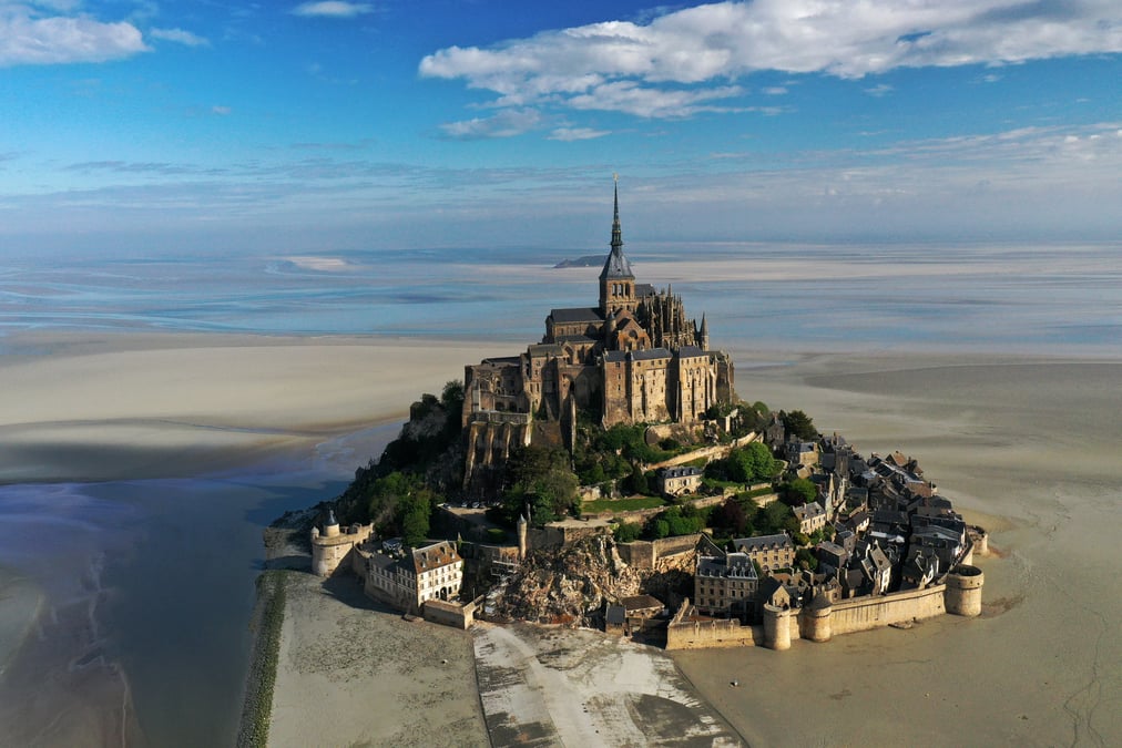 Le mont saint-michel, ile quasi deserte au temps du coronavirus