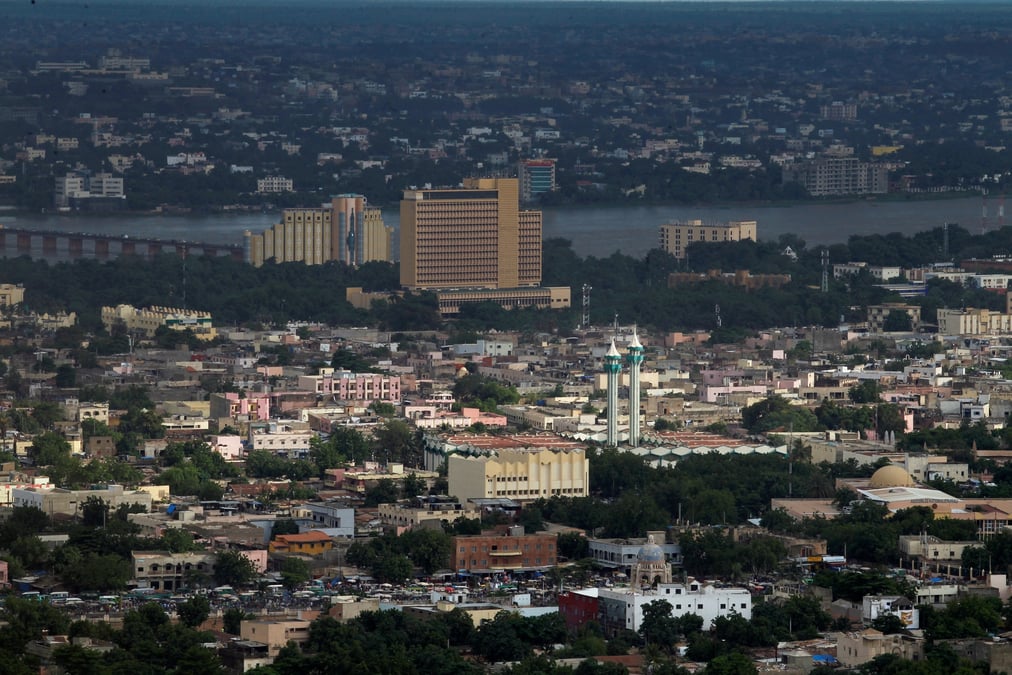 Mali: six morts dans une attaque pres de bamako