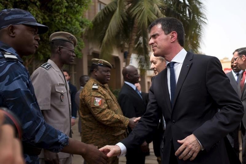 Valls promet plus de cooperation militaire au sahel