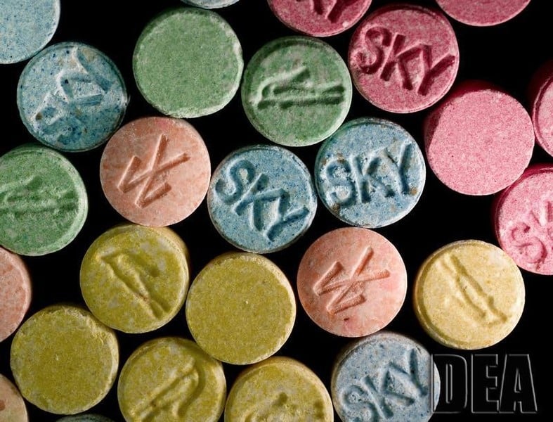 Mort à 88 ans du "parrain de l'ecstasy" Alexander Shulgin