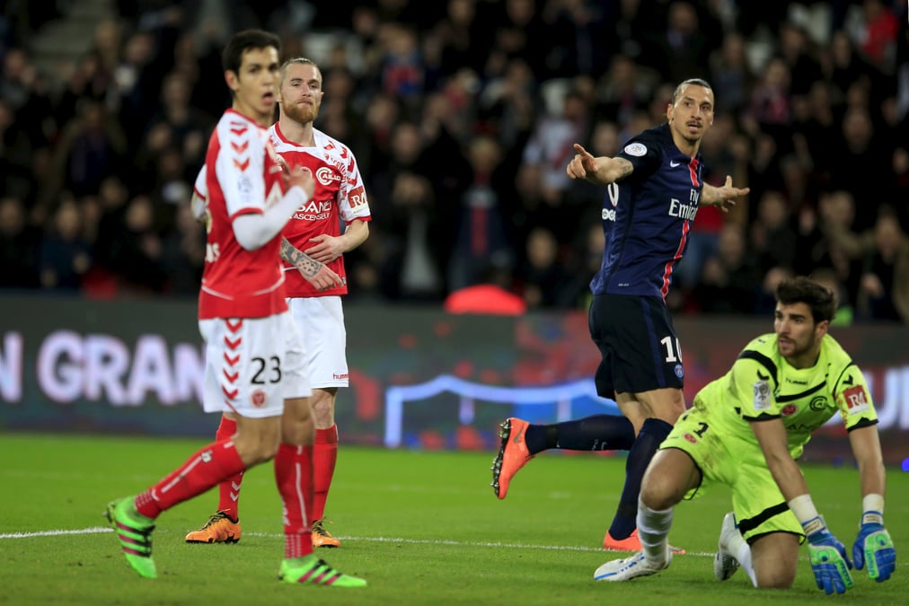 Grace a un ibrahimovic omnipresent, paris corrige reims