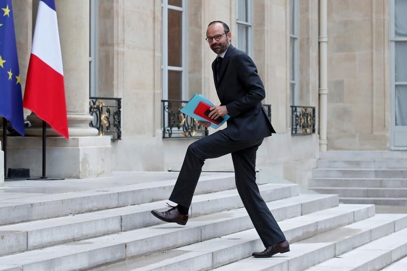 Philippe appelle une "majorite de progres"
