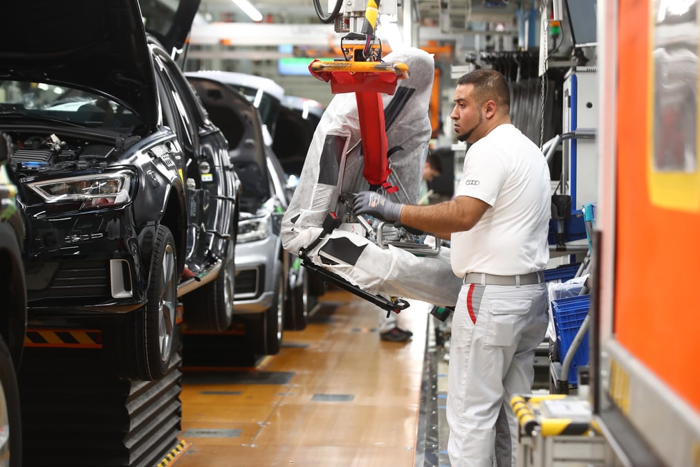 Zone euro: la croissance decelere mais reste solide