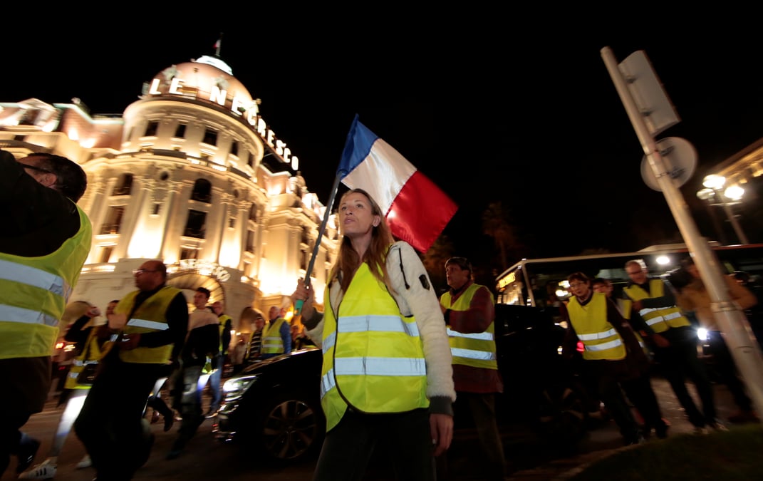 Le gouvernement dit tendre l'oreille a la colere des "gilets jaunes"
