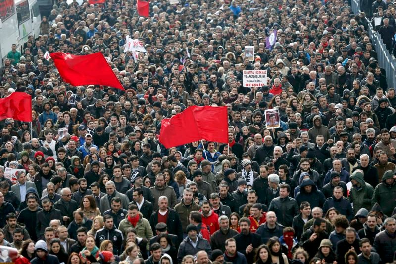 Grandes manifestations en Turquie après la mort d'un adolescent