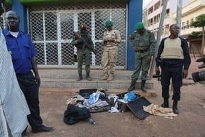 Attaque d'un hotel meurtriere par des islamistes a bamako