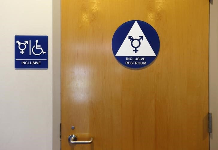 Pour le gouvernement americain, les eleves doivent pouvoir choisir leurs toilettes