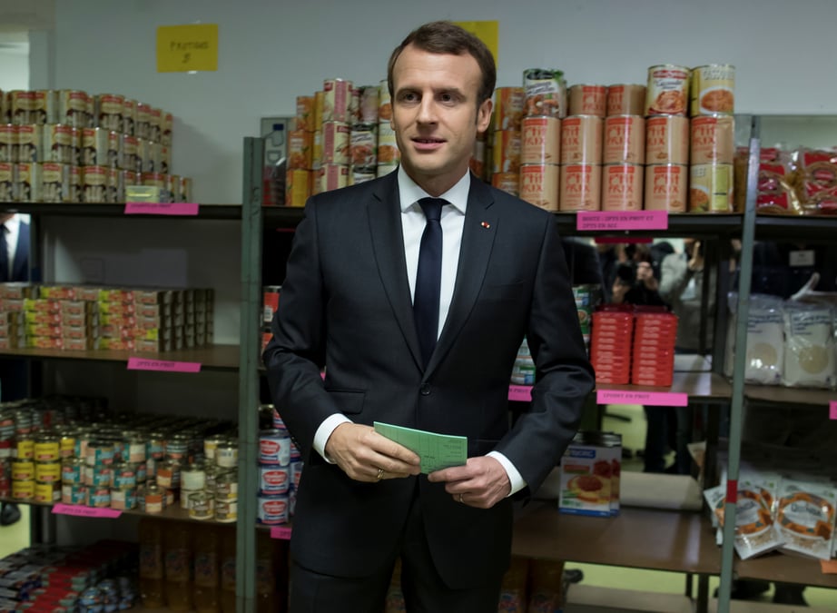 L'etat reste engage dans la lutte contre la pauvrete, selon macron