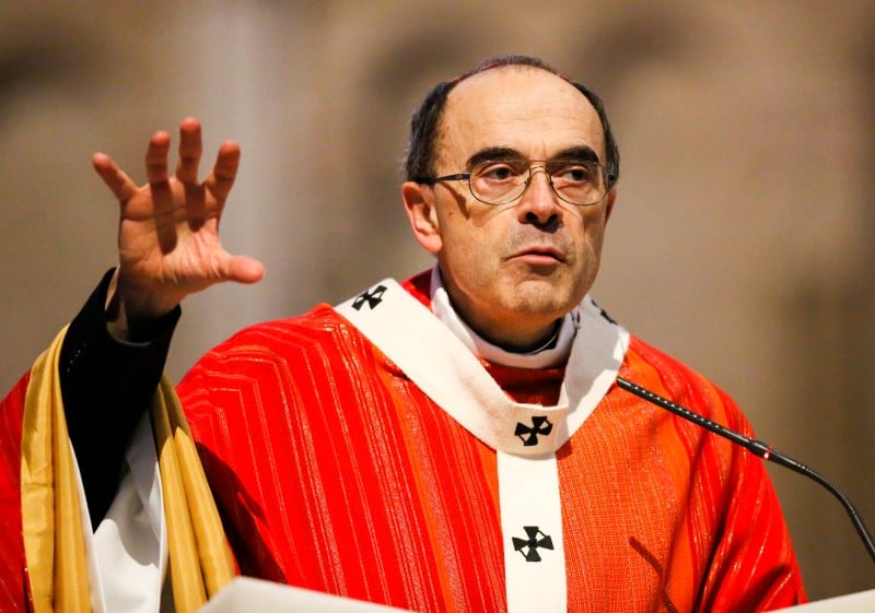 Le cardinal barbarin entendu par la police