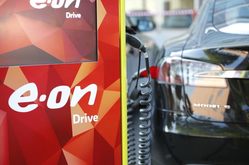 E.on: rex du 1er semestre conforme au consensus, objectifs annuels confirmes