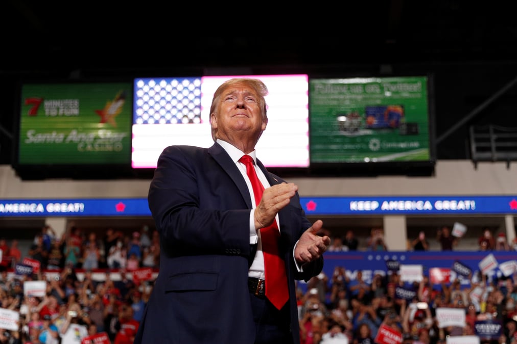 Trump, en meeting au nouveau-mexique, promet d'en faire un etat republicain